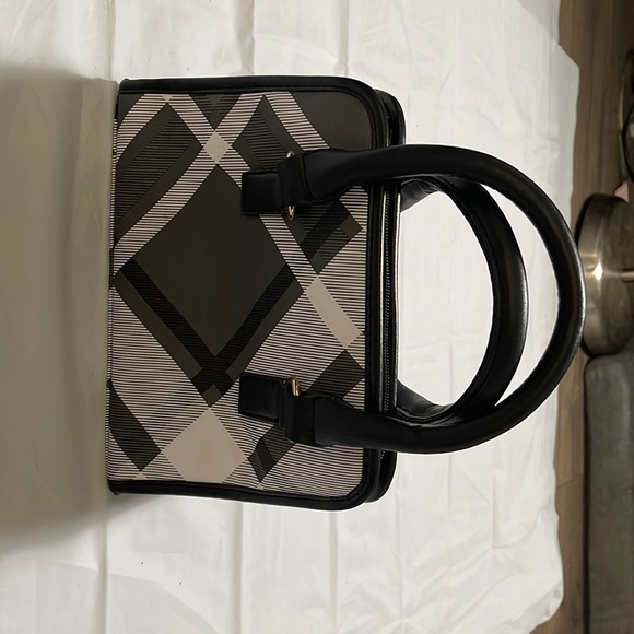 Women’s handle bag in grey, white & black plaid. Like new condition. - Picture 4 of 9